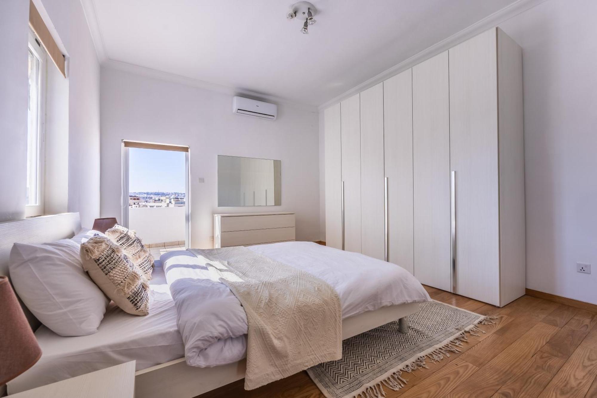 Ferienwohnung Stunning - Seaview Penthouse 3-Bed + Parking Sliema Exterior foto